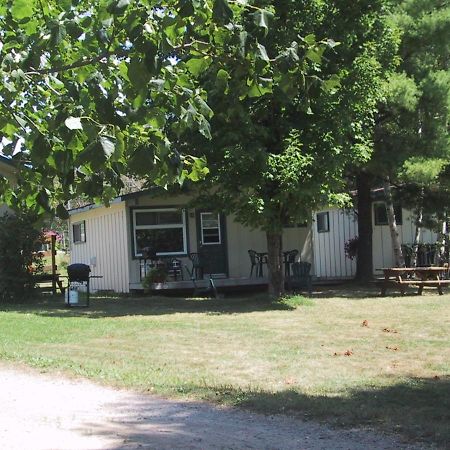 Colonial Bay Motel And Cottages Huntsville Luaran gambar