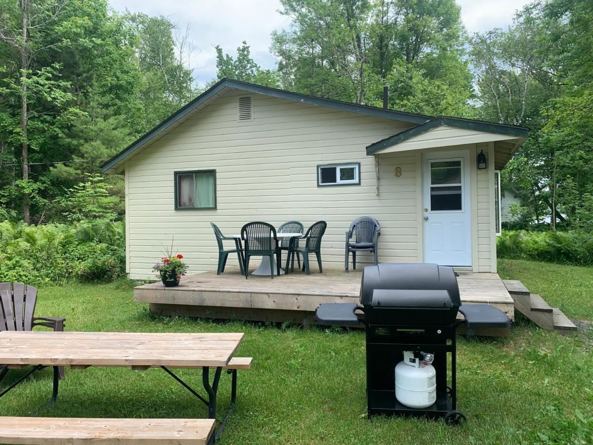 Colonial Bay Motel And Cottages Huntsville Luaran gambar