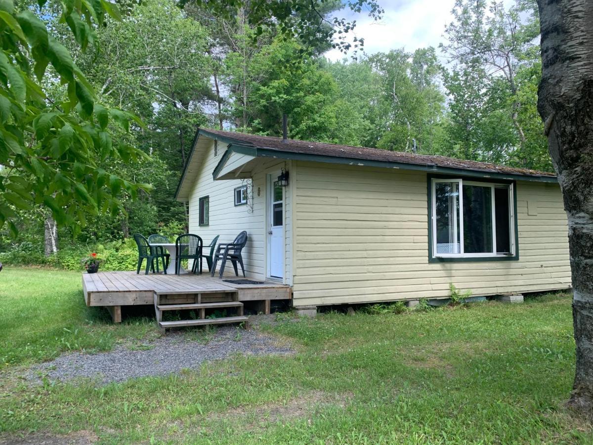 Colonial Bay Motel And Cottages Huntsville Luaran gambar