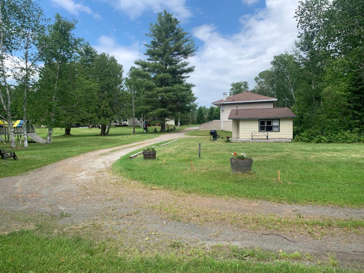 Colonial Bay Motel And Cottages Huntsville Luaran gambar