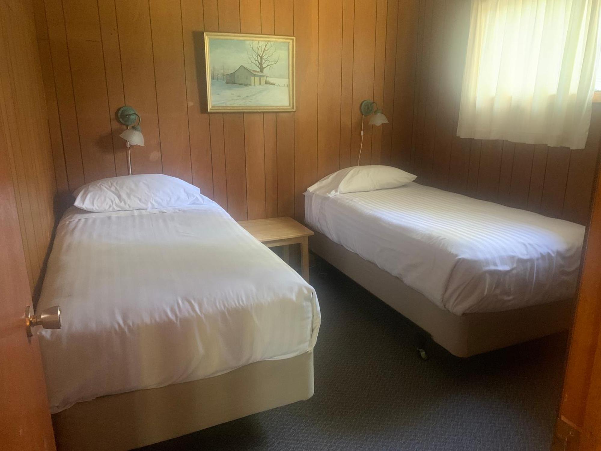 Colonial Bay Motel And Cottages Huntsville Luaran gambar