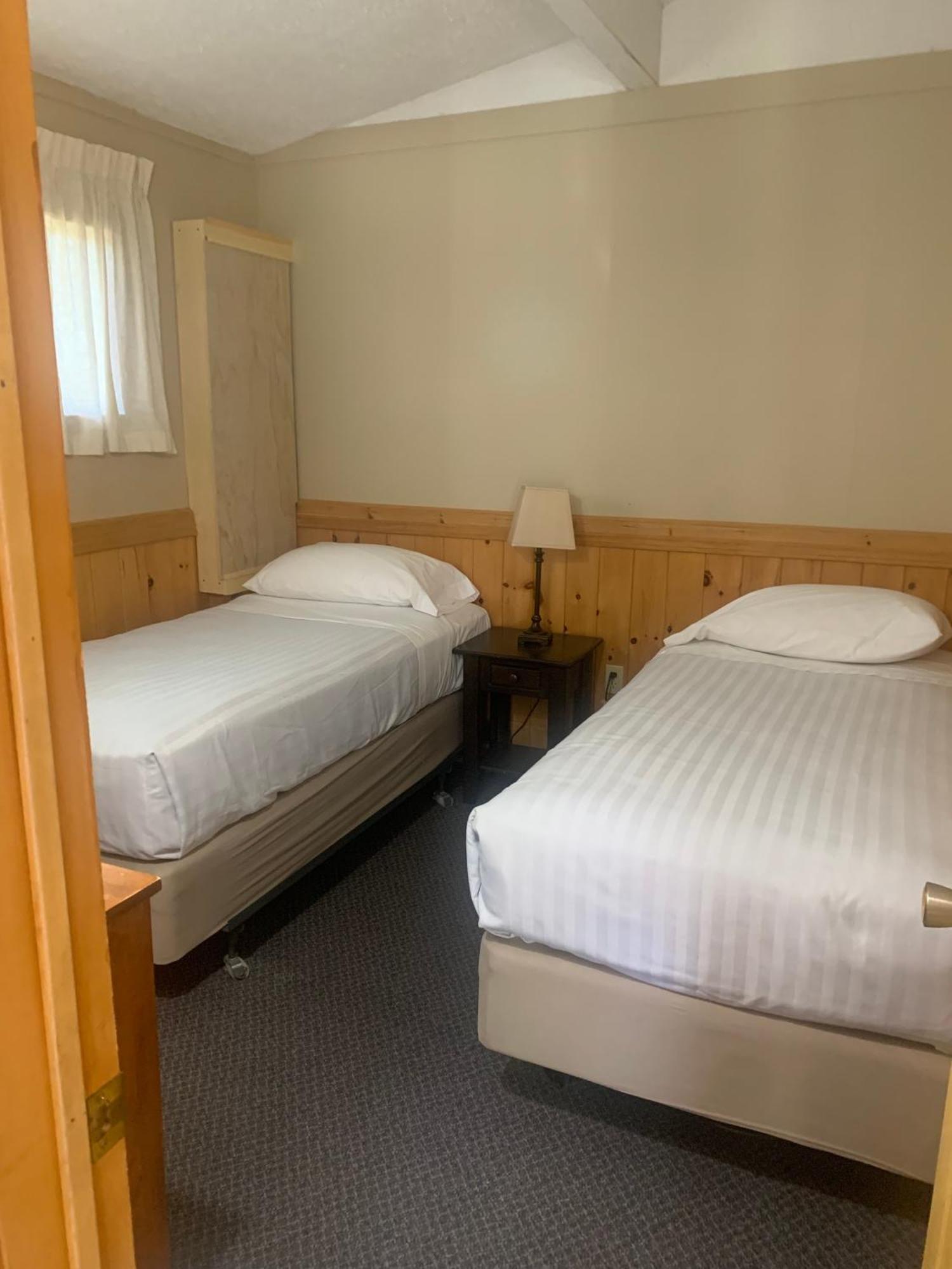Colonial Bay Motel And Cottages Huntsville Luaran gambar