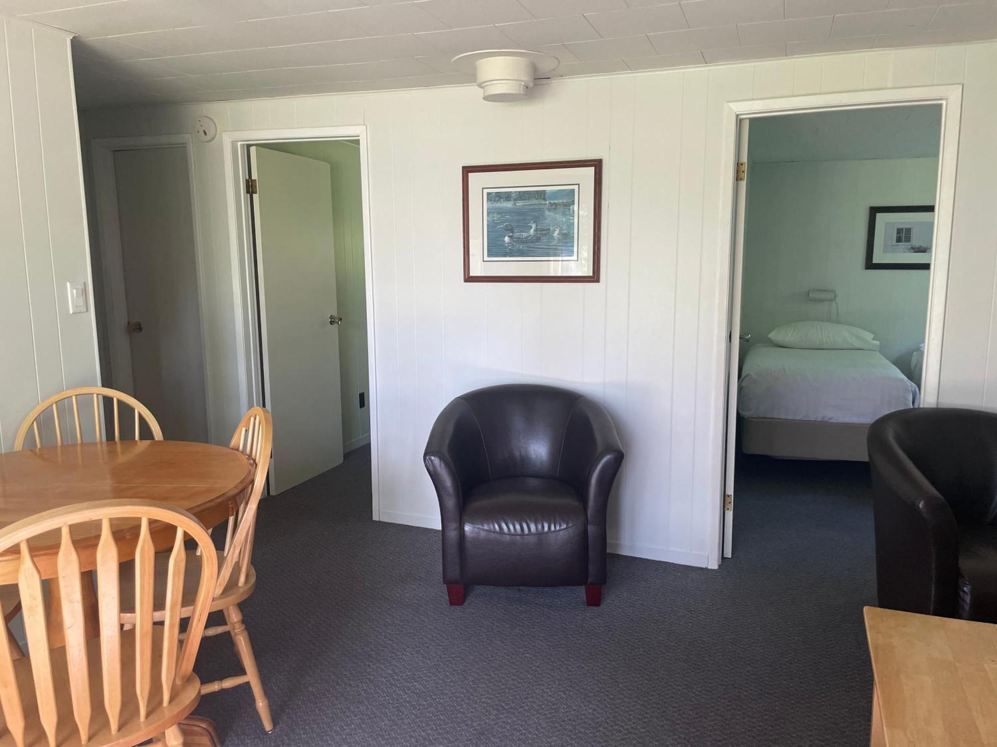Colonial Bay Motel And Cottages Huntsville Luaran gambar