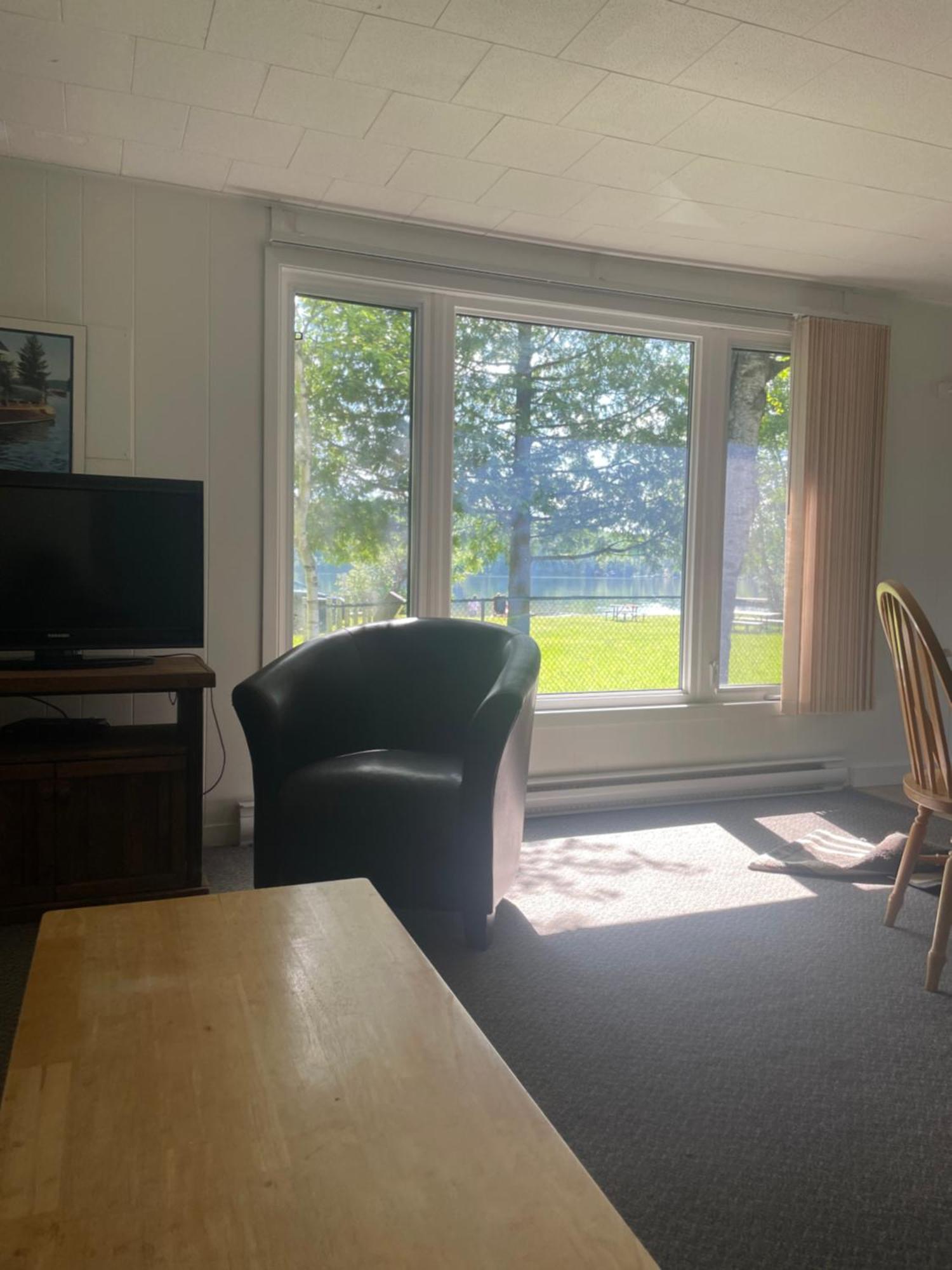Colonial Bay Motel And Cottages Huntsville Luaran gambar