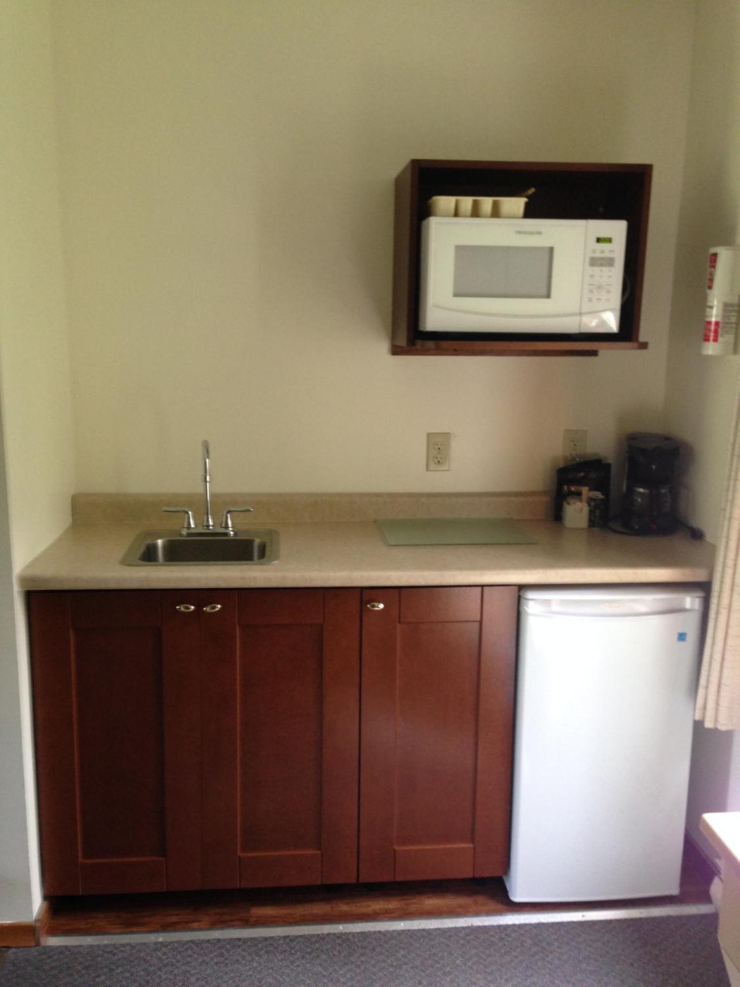 Colonial Bay Motel And Cottages Huntsville Luaran gambar